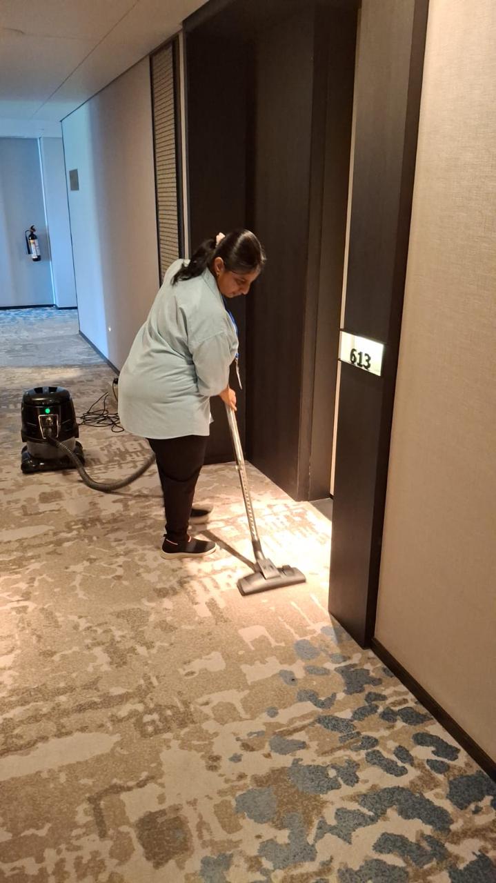 Mihiri starting her training at Colombo Hilton